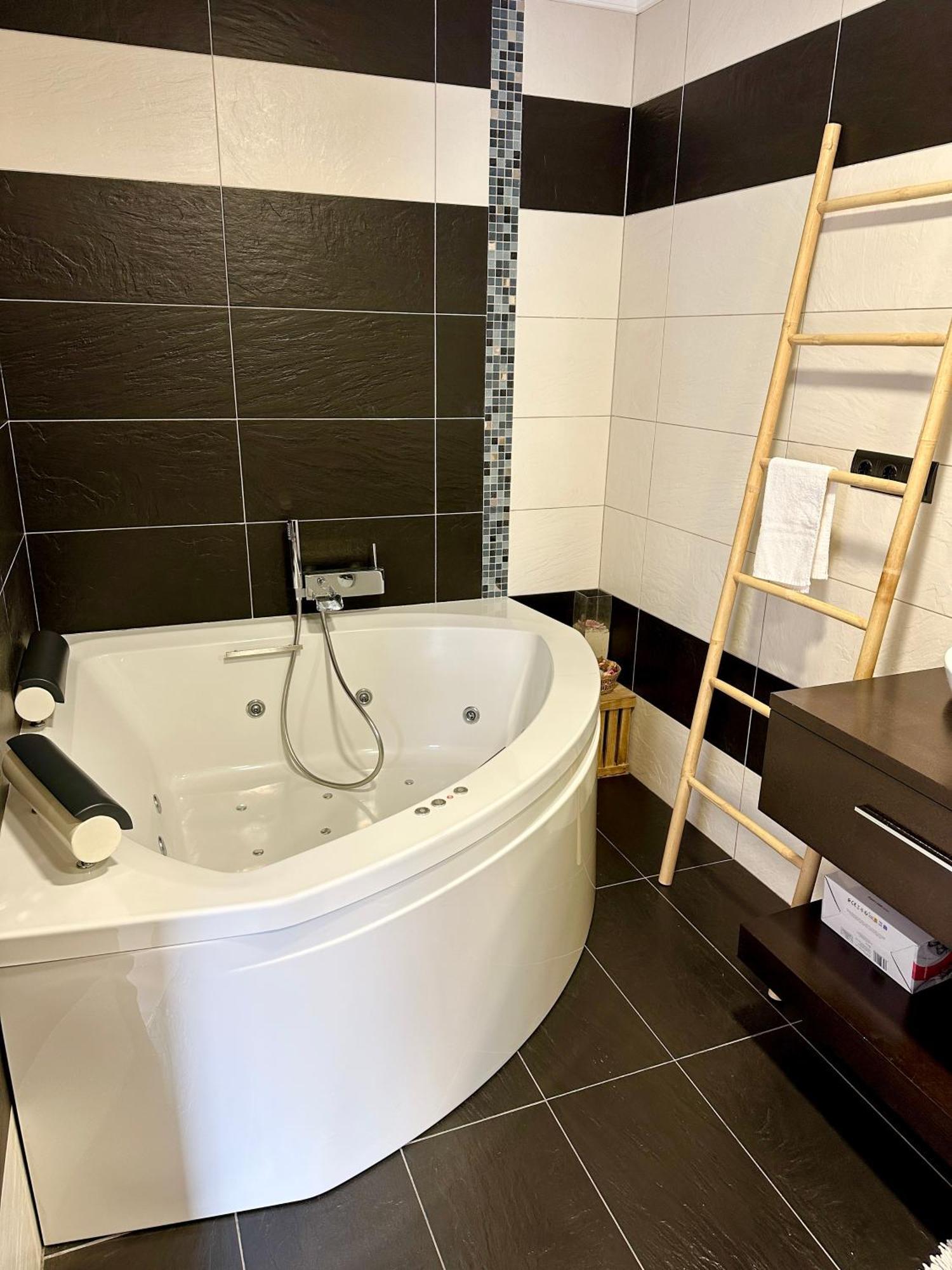 Casa Con Jacuzzi Y Piscina Con Vistas Al Castillo Corbera de Alcira Exterior foto